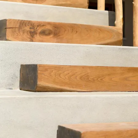 Aletri Swim Up Boutique